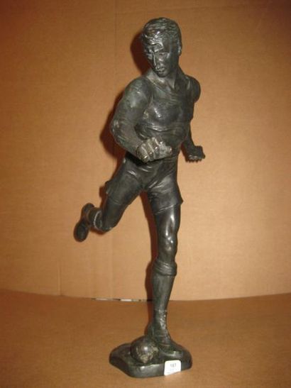 Franz IFFLAND(1862-1935) Le shoot Sculpture. Epreuve en bronze à patine noire signée...