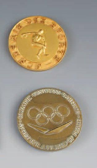 null Médaille en bronze doré de l'Académie des Sports décernée au Baron Beyens (vers...