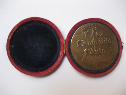 null Médaille en bronze « L'Auto-Vélo- L'Auto » par Fraisse-Demey, 1933 dans son...