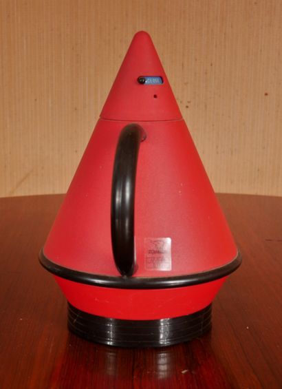 null *K SHIGETO (milano) made in Japan

Thermos en plastique rouge et noir, années...
