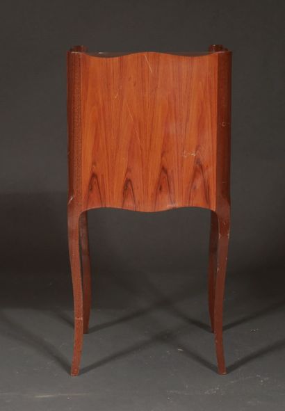 null Table de salon en bois de placage à trois tiroirs, style Transition

H : 72,5...