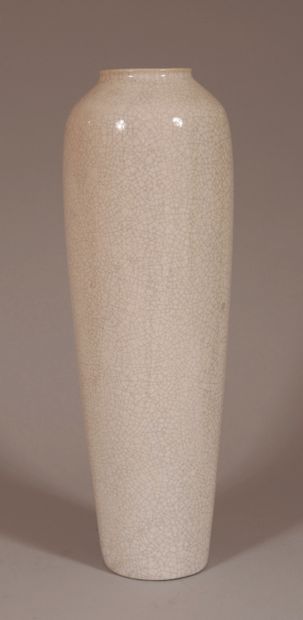 null BOCH

Vase balustre en faïence à glacure beige craquelée, signée

H : 45 cm...