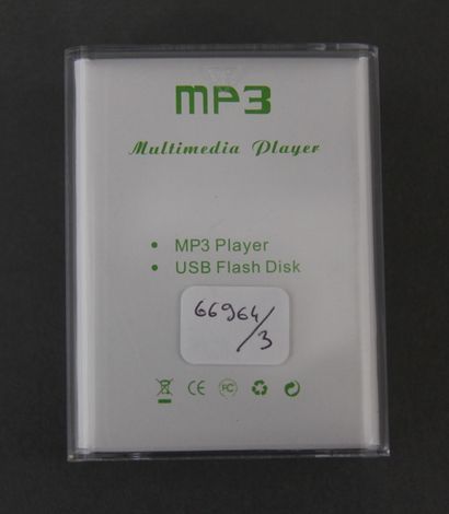 null MP3 player and USB flash disk in its original box
