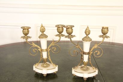 null Paire de candélabres en marbre et bronze style Louis XVI

H: 26 cm (accident...
