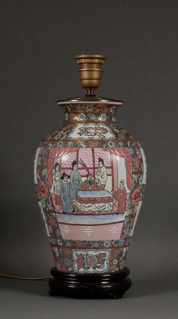 null Polychrome porcelain vase with characters, Canton, mounted as a lamp

H : 38...