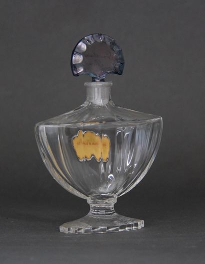 null GUERLAIN - BACCARAT

Flacon de parfum Shalimar de forme chauve-souris en cristal...