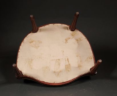 null Fauteuil cabriolet en bois naturel à dossier médaillon, style Louis XVI