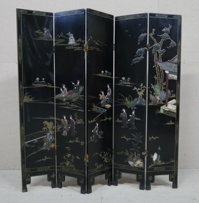 null Five-leaf black lacquered wood screen with relief decoration of lake scenes,...