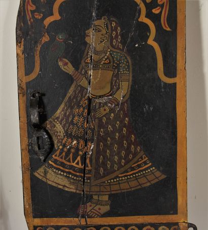 null 
Two polychrome wood door panels with Indians. Cracks and accidents




69 x...