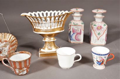 null *Lot de porcelaine, faïence dont Satsuma, Minton et divers (éclats, fêles)