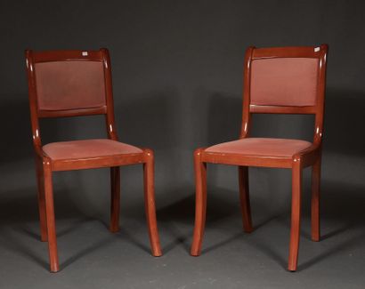 null Pair of mahogany chairs

H : 86 cm W : 45 cm D : 49 cm H seat : 45 cm (heavy...