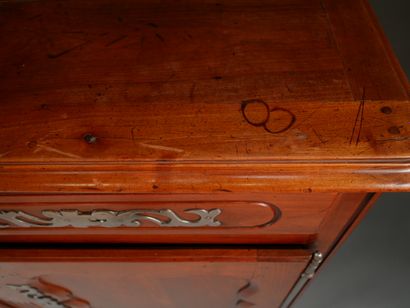 null *Buffet in walnut inlaid with sales rose, carved with flowers, with two drawers...