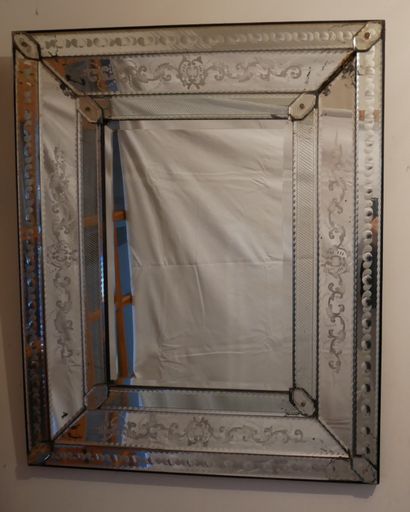 null Rectangular glass window engraved with scrolls, Venis

86 x 72 cm. (accidents...