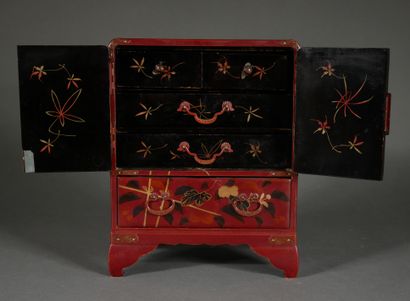 null Small burgundy lacquered wood cabinet with gilded and black birds and foliage,...