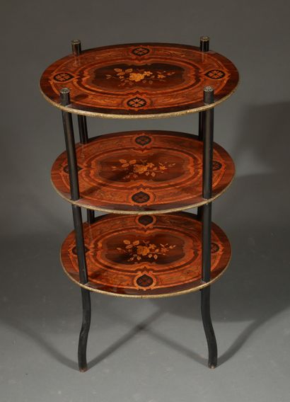 null Oval veneered pedestal table with three trays, inlaid with flowers and foliage

H...