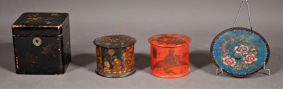 Lot : 
- Two round boxes covered in boiled...
