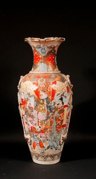 null 
*A polychrome and gilt earthenware baluster vase decorated with characters,...