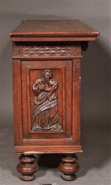 null Low Neo-Renaissance style natural wood buffet with seated women

H : 77 W :...