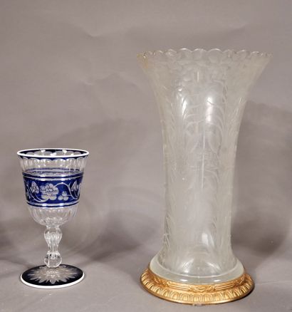 null Lot of vases, cups, glasses, glass candy boxes, opaline glass, gilded, enamelled...