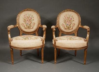 null Louis XVI style cabriolet living room furniture with carved knots and medallion...