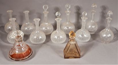 null Set of glass decanters, one of which is silver 950°/°°(gross weight: 1287 g.),...