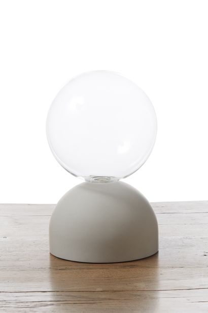 null Studio VIT design - PETITE FRITURE éd.

Table lamp model Cast with half-spherical...