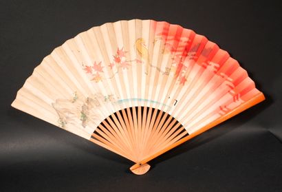 null *Lot of two fans :

- Fan with natural wood frame, leaf with polychrome printed...