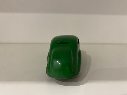 null SCHUCO

Vehicle 1/43 in green lacquered sheet metal

L : 12 cm. (accidents)