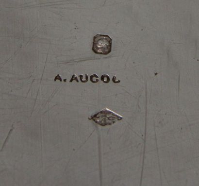 null *A. AUCOC orfèvre

Bannette carrée mouvementée en argent 950°/°° à filets contours,...