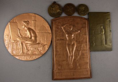 null *Lot de médailles et plaques :

- D. FOURCADE le Printemps plaque en métal,...