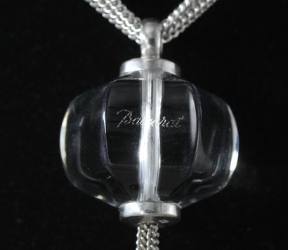 null *BACCARAT

Collier formé de cinq chaines en argent 925°/°°, pendentif en cristal...