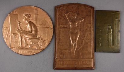 null *Lot de médailles et plaques :

- D. FOURCADE le Printemps plaque en métal,...