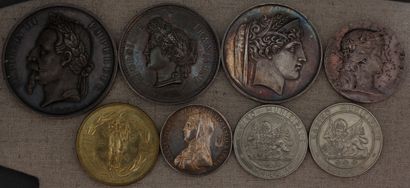 null *Lot de médailles en argent :

- Jeux floraux de Toulouse 1819, pds : 17,7 g.

-...