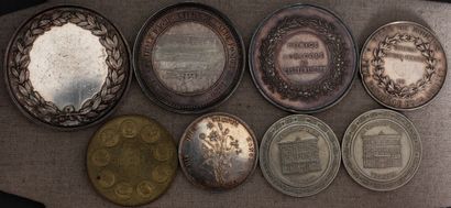 null *Lot de médailles en argent :

- Jeux floraux de Toulouse 1819, pds : 17,7 g.

-...