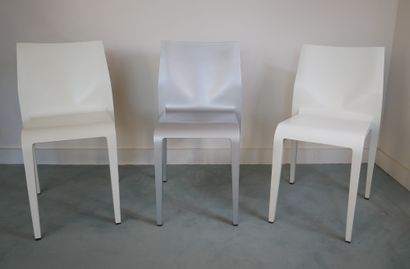 null Riccardo BLUMER (1959-) - ALIAS éd.

Trois chaises empilables modèle Laleggera...