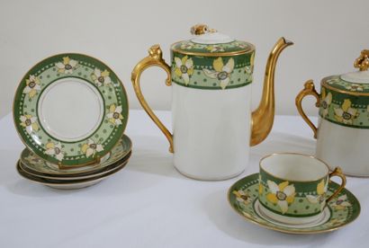 null LIMOGES

Partie de service à thé en porcelaine polychrome et doré à décor de...