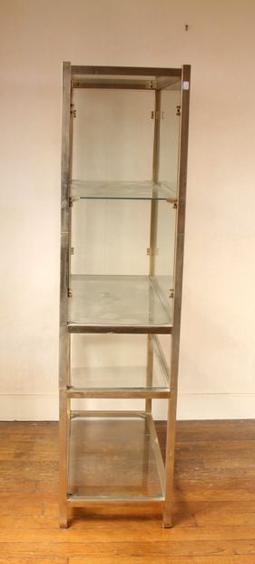 null Vitrine en métal et verre

H : 140,5 L : 77,5 P : 38 cm. (usures, éclats, manque...