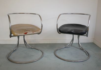 null Vladimir TATLINE (1885-1953) - NIKOL Internazionale éd.

Deux chaises en tubes...
