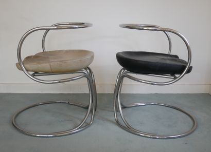 null Vladimir TATLINE (1885-1953) - NIKOL Internazionale éd.

Deux chaises en tubes...