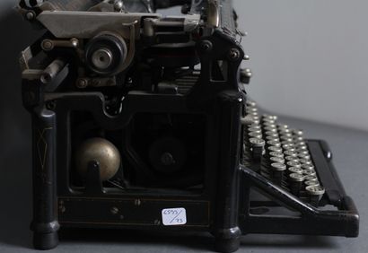 null UNDERWOOD

Machine à écrire