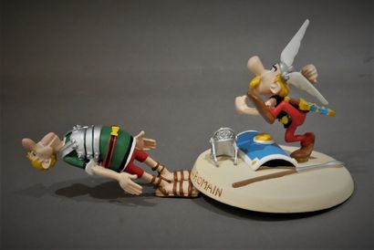null UDERZO - GOSCINNY

Scène de deux figurines de collection: Astérix boxe un romain...