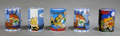 null UDERZO / GOSCINNY

Set of 5 round metal pots for pencils featuring the adventures...