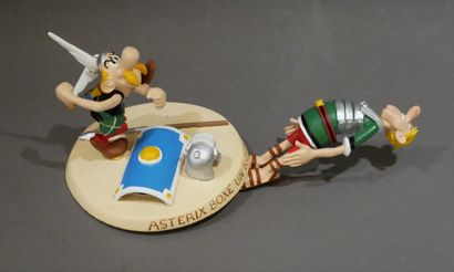 null UDERZO - GOSCINNY

Scène de deux figurines de collection: Astérix boxe un romain...