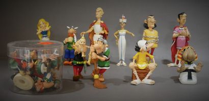 null UDERZO - GOSCINNY

Nice set of 24 figurines from the series for the Albert René...
