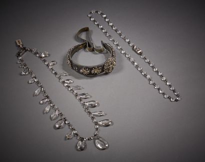 null PRADA

Lot composé de deux colliers d'inspiration joaillerie composés de perles...
