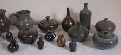 null Isabelle GAUDRY (1957-2011)

Lot de vases et essais divers en grès émaillé