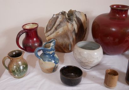 null Lot de vases en céramique divers (petits éclats, manques)