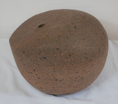 null Charles GAUDRY (1933-1980)

Vase pierre en grès

H : 17 cm.