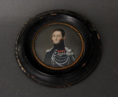 null Ecole du XIXème s.

Portrait d'un officier

Deux miniatures rondes dont une...
