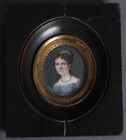 null Ecole française du XIXème s.

Portrait de femme à la robe bleue et au diadème

Miniature...